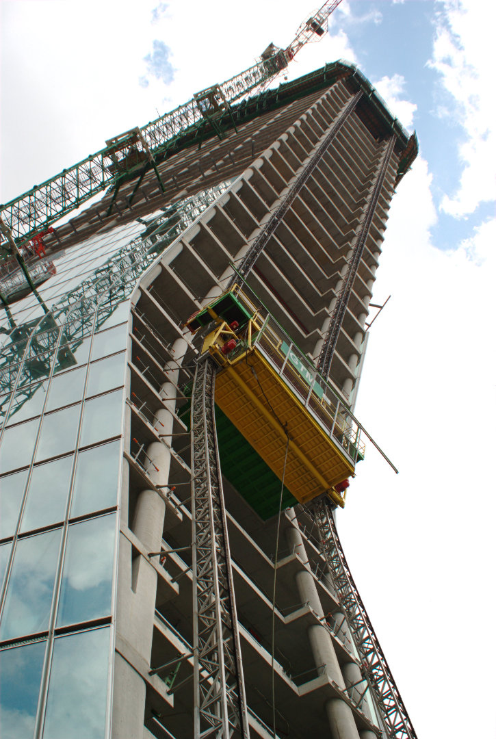 CMA-CGM Tower - 147 m